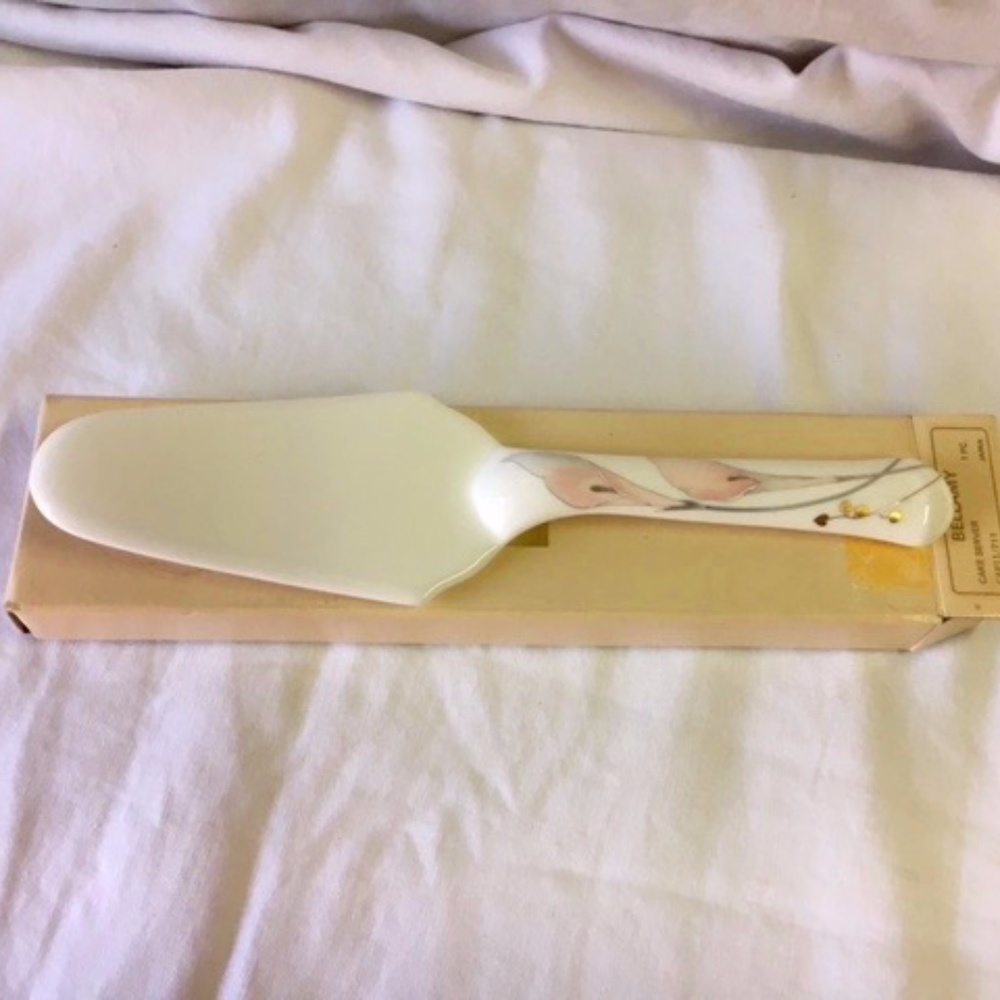 China cake server by Mikasa